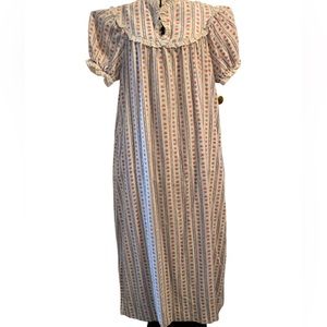 Amazing Vintage Nightgown Accentuette by Lanz